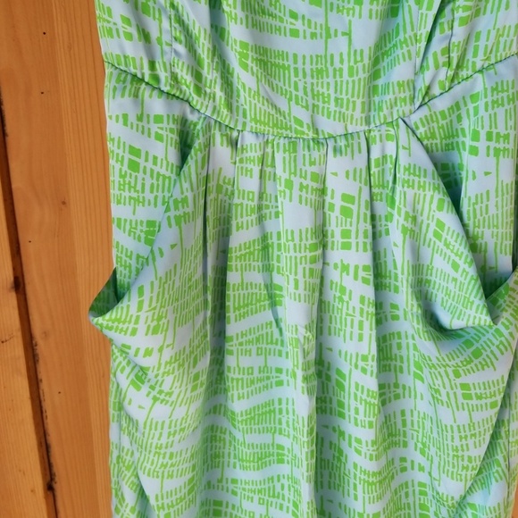 Green Collective Concepts Dress - Picture 3 of 4